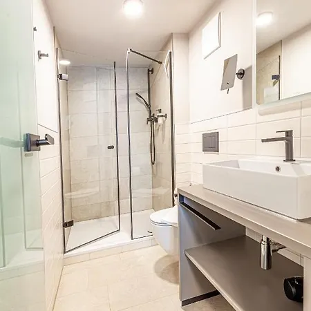 Hotell Garni Traube FDH
