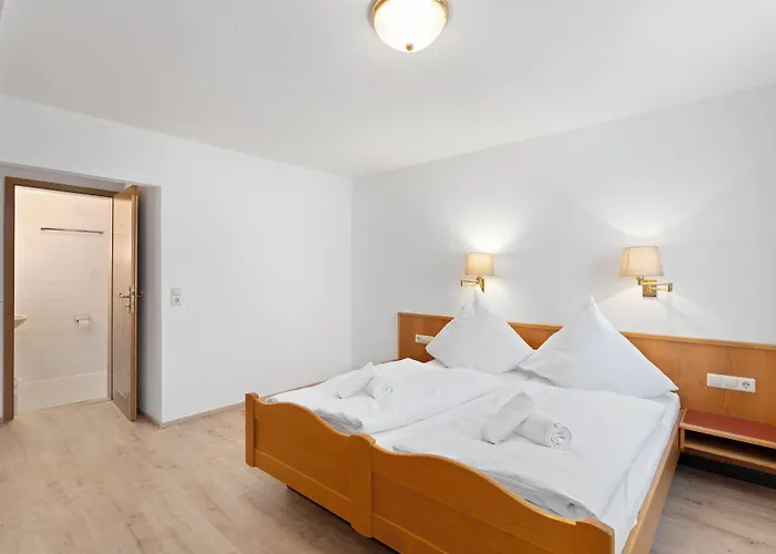 Garni Traube Hotel *